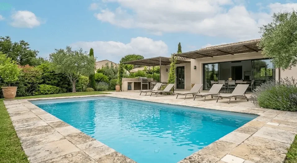 Piscine enterrée terminée