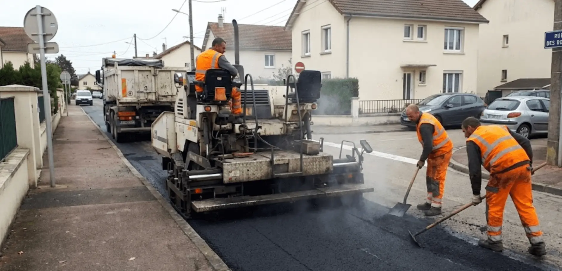 Matériel de pose d'enrobé professionnel